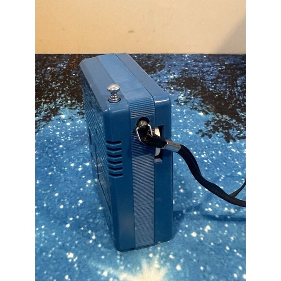 Vintage Realistic Radio - Picture 6 of 6